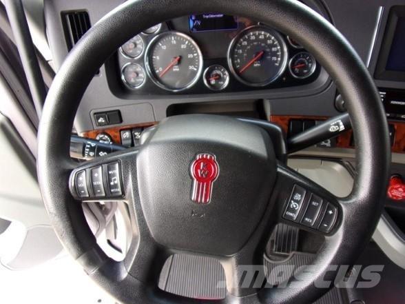 Kenworth T680 Conventional Trucks / Tractor Trucks