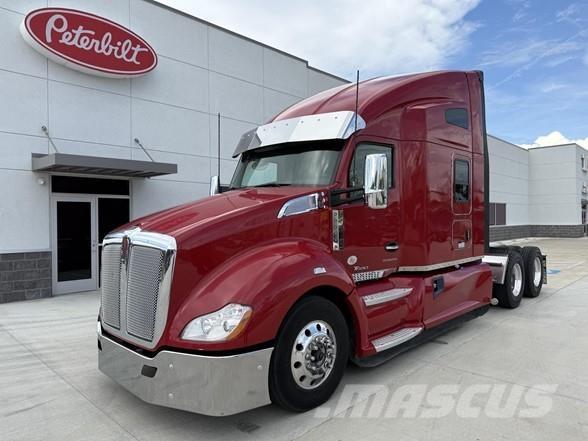 Kenworth T680 Conventional Trucks / Tractor Trucks