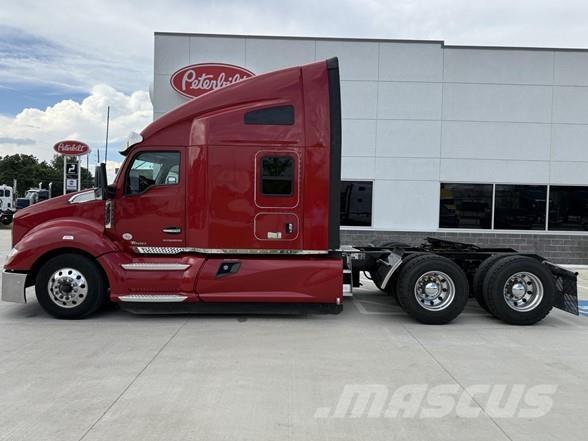 Kenworth T680 Conventional Trucks / Tractor Trucks