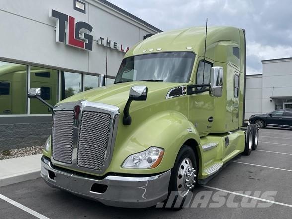 Kenworth T680 Conventional Trucks / Tractor Trucks