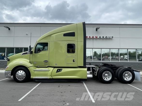 Kenworth T680 Conventional Trucks / Tractor Trucks