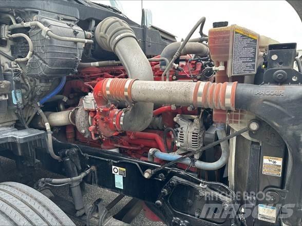 Kenworth T680 Conventional Trucks / Tractor Trucks