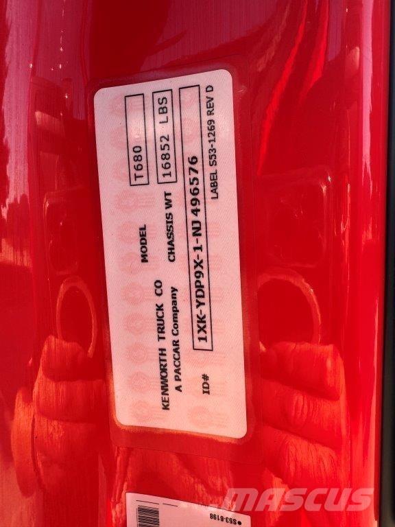 Kenworth T680 Conventional Trucks / Tractor Trucks