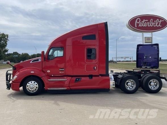 Kenworth T680 Conventional Trucks / Tractor Trucks