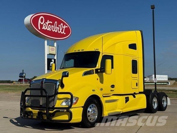 Kenworth T680 Conventional Trucks / Tractor Trucks
