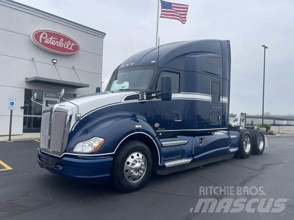 Kenworth T680 Conventional Trucks / Tractor Trucks