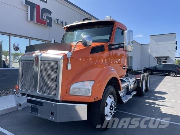 Kenworth T880 Conventional Trucks / Tractor Trucks