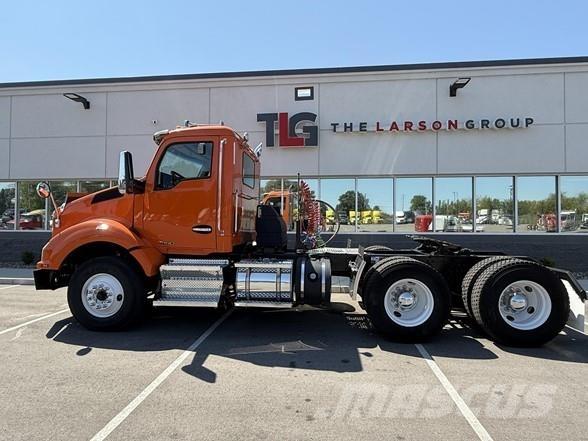 Kenworth T880 Conventional Trucks / Tractor Trucks