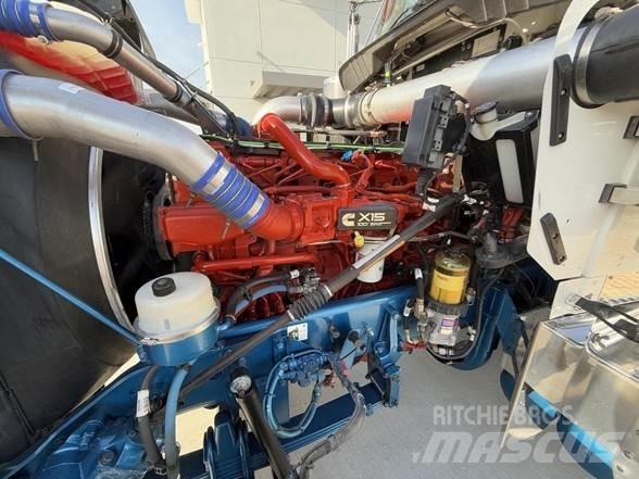 Kenworth W900B Conventional Trucks / Tractor Trucks