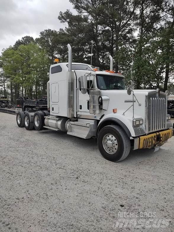 Kenworth W900B Conventional Trucks / Tractor Trucks