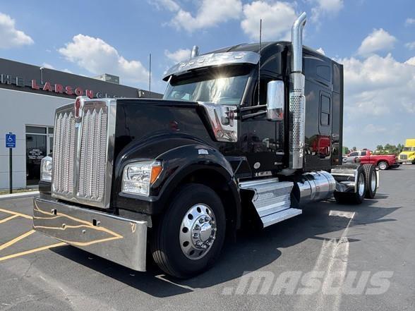 Kenworth W990 Conventional Trucks / Tractor Trucks