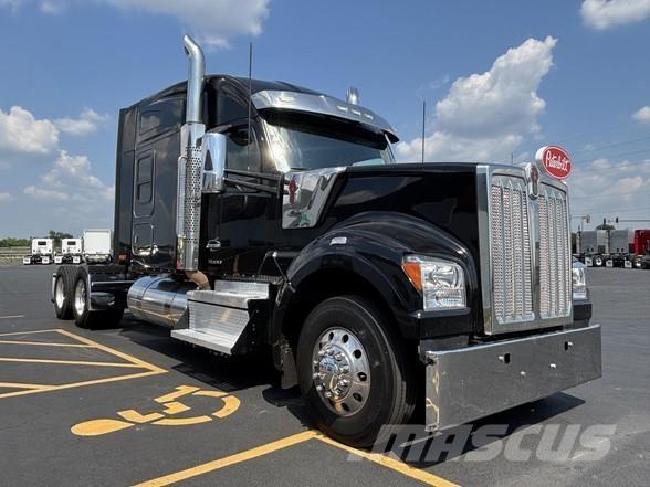 Kenworth W990 Conventional Trucks / Tractor Trucks