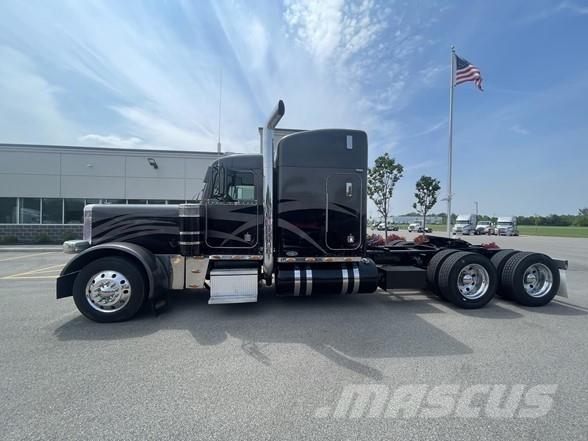 Peterbilt 379 Conventional Trucks / Tractor Trucks