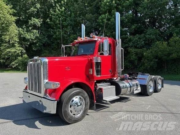 Peterbilt 389 Conventional Trucks / Tractor Trucks