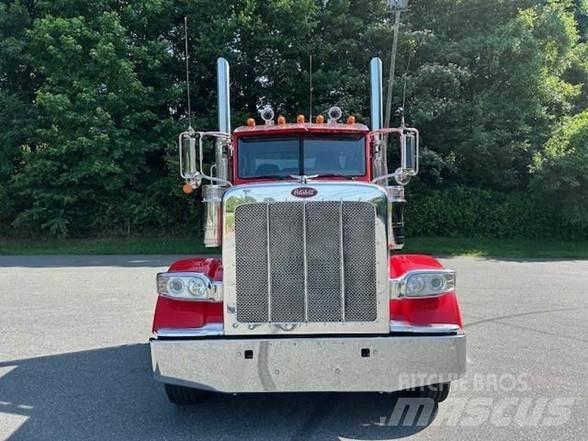 Peterbilt 389 Conventional Trucks / Tractor Trucks