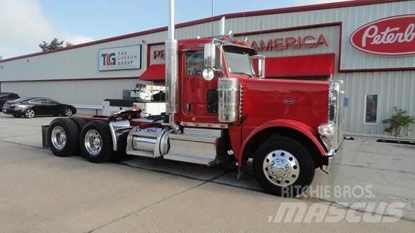 Peterbilt 389 Conventional Trucks / Tractor Trucks