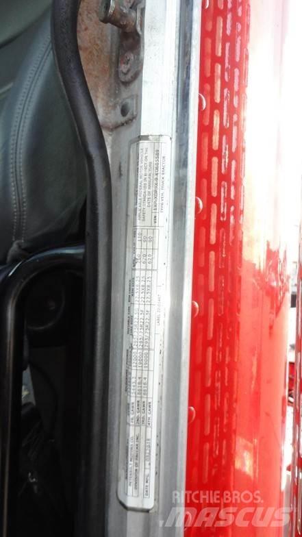 Peterbilt 389 Conventional Trucks / Tractor Trucks