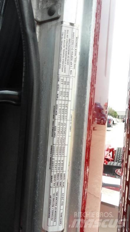 Peterbilt 389 Conventional Trucks / Tractor Trucks