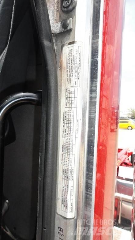 Peterbilt 389 Conventional Trucks / Tractor Trucks