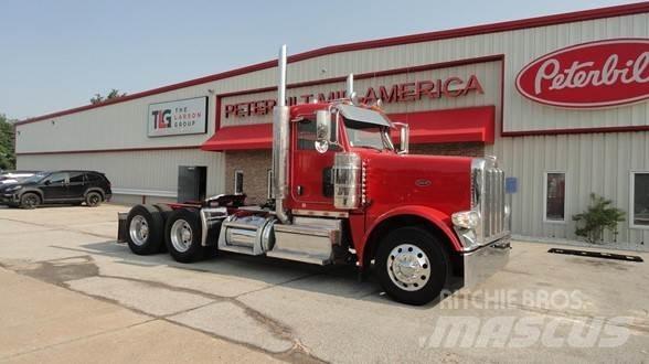 Peterbilt 389 Conventional Trucks / Tractor Trucks