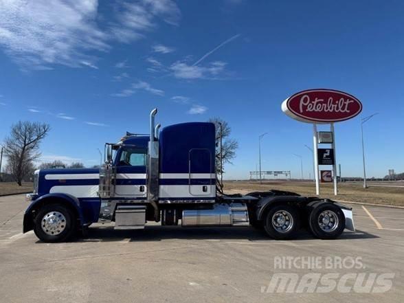 Peterbilt 389 Conventional Trucks / Tractor Trucks