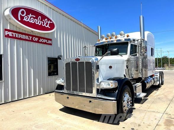 Peterbilt 389 Conventional Trucks / Tractor Trucks