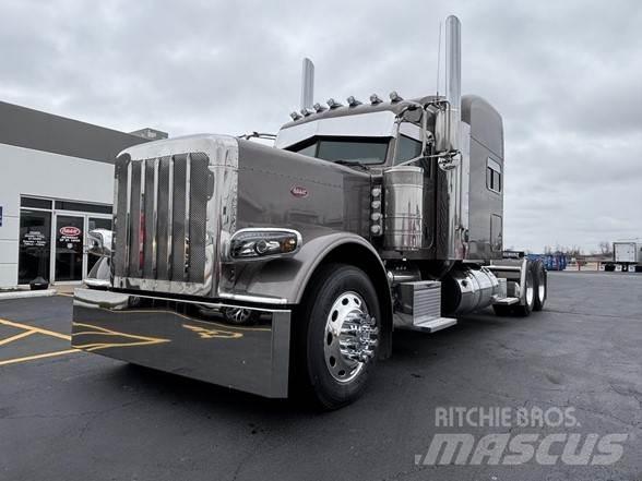 Peterbilt 389 Conventional Trucks / Tractor Trucks