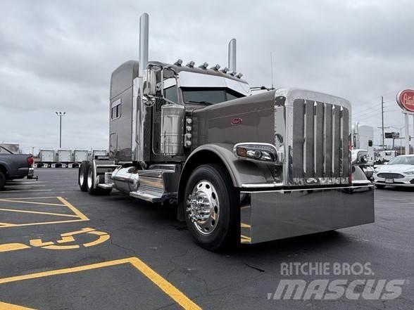 Peterbilt 389 Conventional Trucks / Tractor Trucks