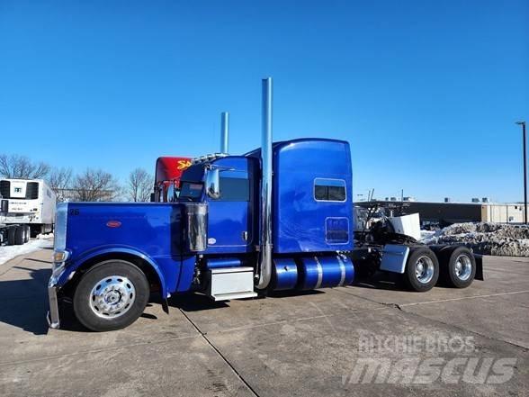 Peterbilt 389 Conventional Trucks / Tractor Trucks