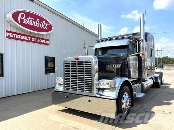 Peterbilt 389 Conventional Trucks / Tractor Trucks
