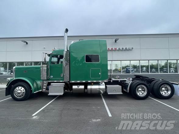 Peterbilt 389 Conventional Trucks / Tractor Trucks