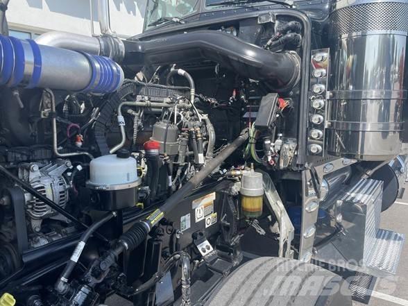 Peterbilt 389 Conventional Trucks / Tractor Trucks