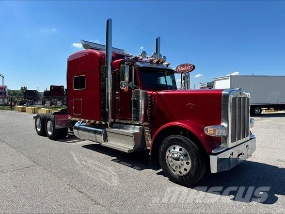 Peterbilt 389 Conventional Trucks / Tractor Trucks