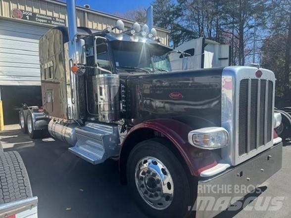 Peterbilt 389 Conventional Trucks / Tractor Trucks