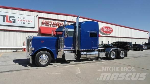 Peterbilt 389 Conventional Trucks / Tractor Trucks