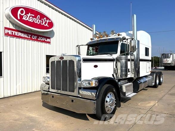 Peterbilt 389 Conventional Trucks / Tractor Trucks
