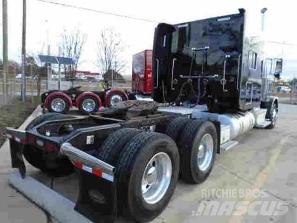 Peterbilt 389 Conventional Trucks / Tractor Trucks