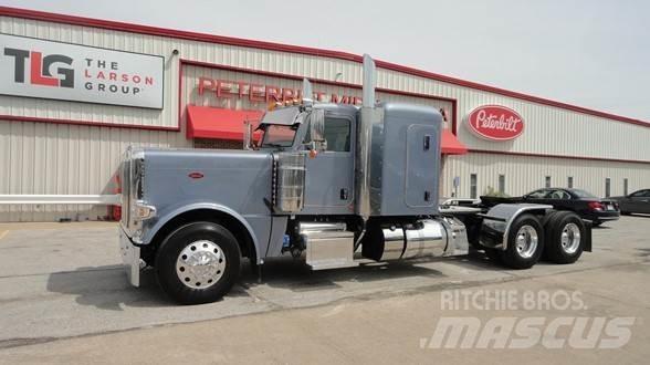 Peterbilt 389 Conventional Trucks / Tractor Trucks