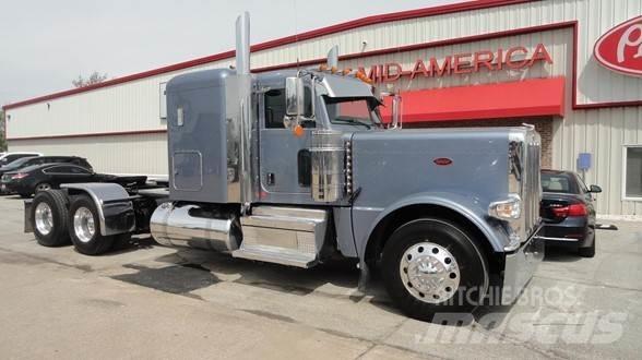Peterbilt 389 Conventional Trucks / Tractor Trucks