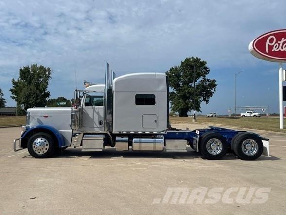 Peterbilt 389 Conventional Trucks / Tractor Trucks
