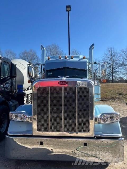 Peterbilt 389 Conventional Trucks / Tractor Trucks