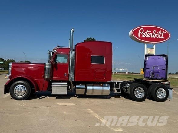 Peterbilt 389 Conventional Trucks / Tractor Trucks