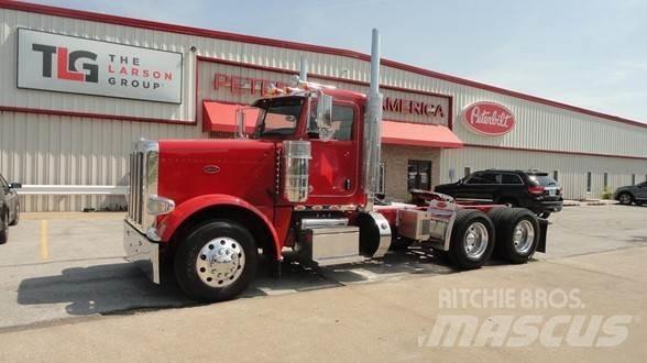 Peterbilt 389 Conventional Trucks / Tractor Trucks