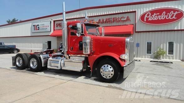 Peterbilt 389 Conventional Trucks / Tractor Trucks