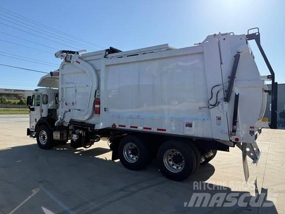 Peterbilt 520 Garbage Trucks / Recycling Trucks