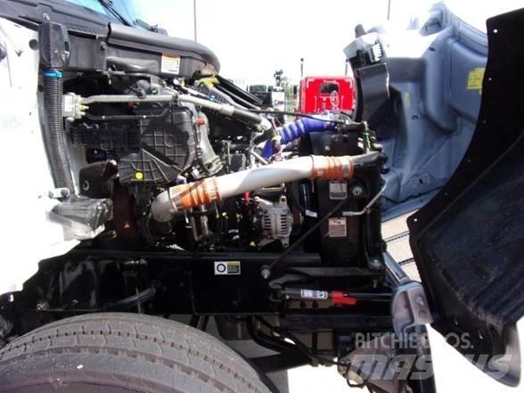 Peterbilt 537 Construction - Others