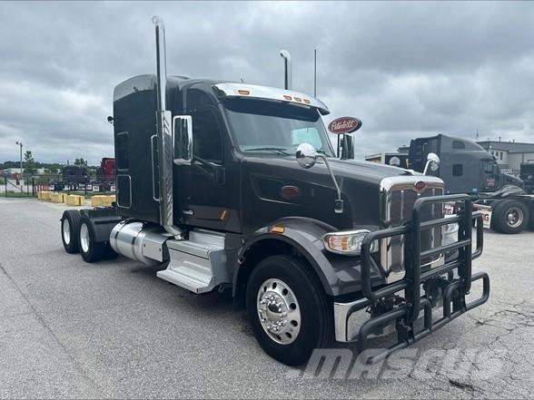 Peterbilt 567 Conventional Trucks / Tractor Trucks