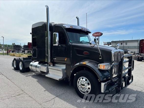 Peterbilt 567 Conventional Trucks / Tractor Trucks