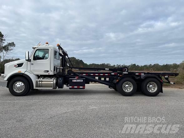 Peterbilt 567 Garbage Trucks / Recycling Trucks