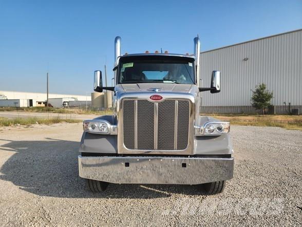 Peterbilt 567 Conventional Trucks / Tractor Trucks